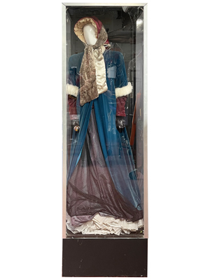 Museum Showcases Costume Displays Props, Prop Hire